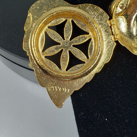 Vintage 1960s AVON Goldtone Faux Pearl On Leaf Creme Perfume Brooch (No Perfume) - Picture 10 of 16